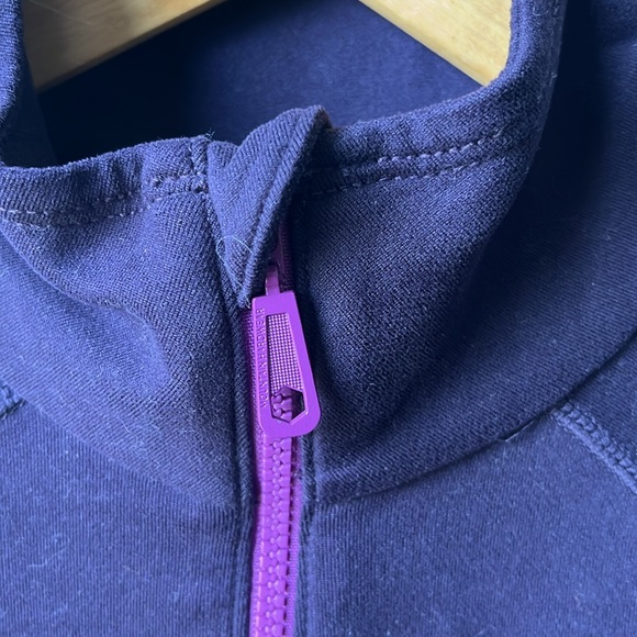 Mountain hardwear base layer size small - Picture 2 of 8